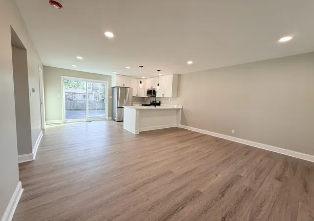 Photo 3 of Single family home for sale at 197 Hadleigh Rd, Bolingbrook, IL 60440 | MLS# 12776377 | Listing updated on 2026-10-04