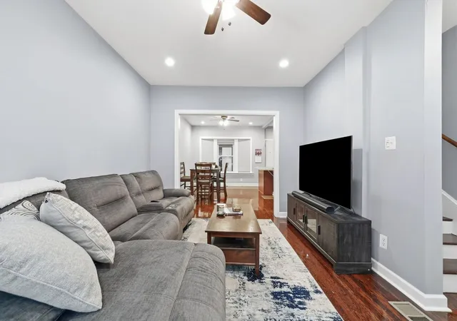 Listing Photo 5 - Condo for sale in building located at 1235 N Harding Ave, Chicago, IL 60651