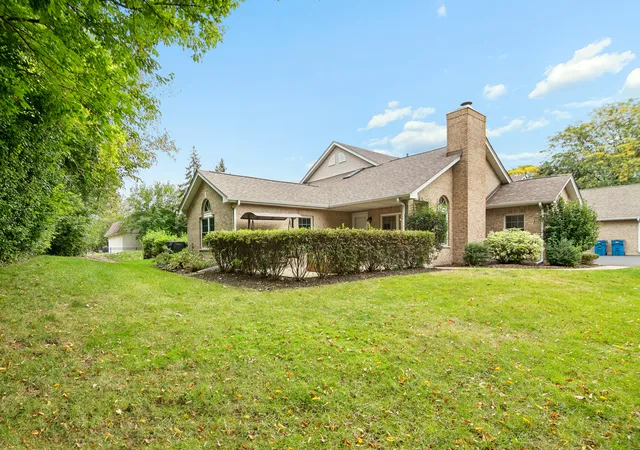 Photo 2 of Townhouse for sale at 703 Feldner Ct #703, Palos Heights, IL 60463 | MLS# 12776383 | Listing updated on 2026-10-20