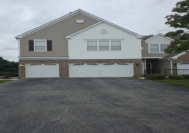 Photo 1 of Condo for sale at 37 Arboretum Dr #1, Lombard, IL 60148 | MLS# 12776384 | Listing updated on 2026-10-05