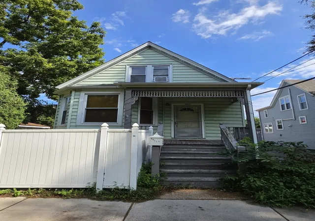 Photo 1 of Single family home for sale at 6821 N Ravenswood Ave, Chicago, IL 60626 | MLS# 12776388 | Listing updated on 2026-10-08