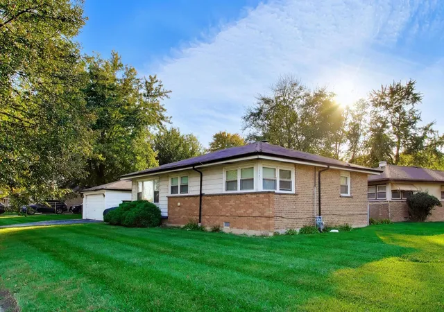 Photo 1 of Single family home for sale at 16242 Oxford Dr, Markham, IL 60428 | MLS# 12776403 | Listing updated on 2026-10-27