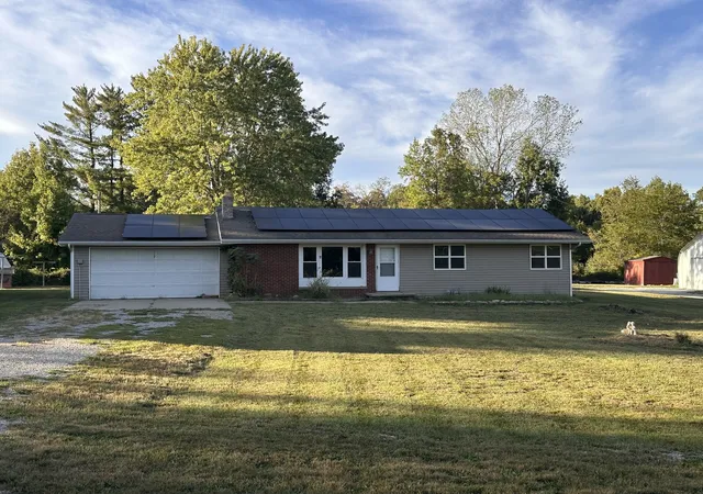 Photo 1 of Single family home for sale at 16 Turner Dr, Mt Vernon, IL 62864 | MLS# 12776440 | Listing updated on 2026-10-06