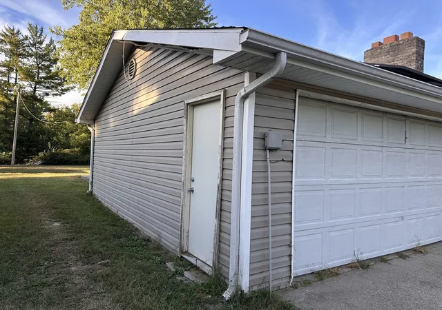 Photo 4 of Single family home for sale at 16 Turner Dr, Mt Vernon, IL 62864 | MLS# 12776440 | Listing updated on 2026-10-06