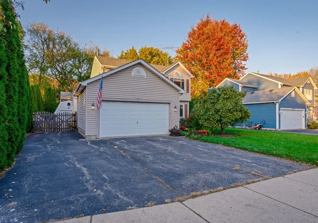 Photo 1 of Single family home for sale at 8314 Evergreen Ct, Fox Lake, IL 60020 | MLS# 12776451 | Listing updated on 2026-10-29