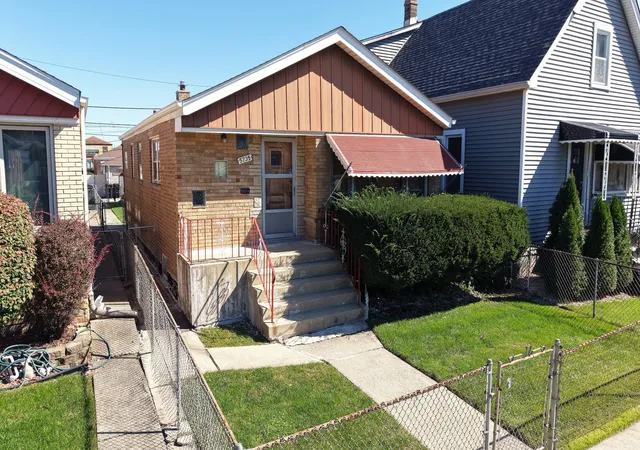 Photo 3 of Single family home for sale at 5735 S Moody Ave, Chicago, IL 60638 | MLS# 12776454 | Listing updated on 2026-10-04