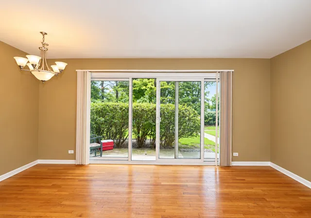 Listing Photo 5 - Condo for sale in building located at 10113 Old Orch Ct, Skokie, IL 60076 - Unit #103