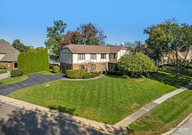 Photo 1 of Single family home for sale at 13 Windwood Dr, Sugar Grove, IL 60554 | MLS# 12776462 | Listing updated on 2026-10-21