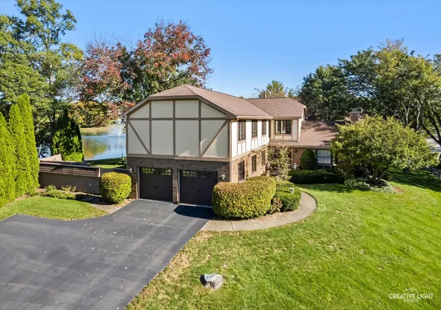 Photo 2 of Single family home for sale at 13 Windwood Dr, Sugar Grove, IL 60554 | MLS# 12776462 | Listing updated on 2026-10-21