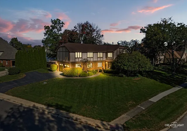 Photo 3 of Single family home for sale at 13 Windwood Dr, Sugar Grove, IL 60554 | MLS# 12776462 | Listing updated on 2026-10-21