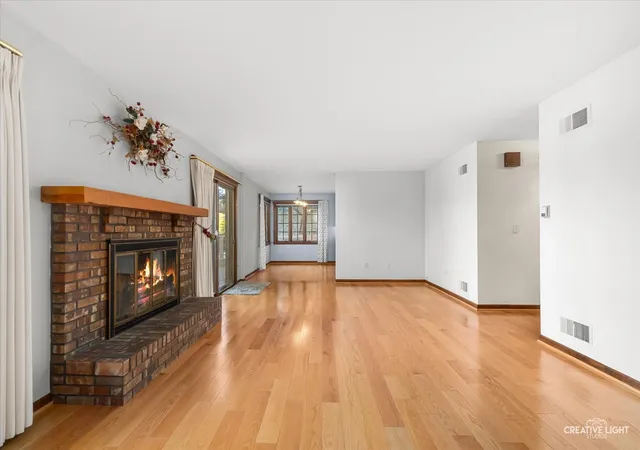 Photo 4 of Single family home for sale at 13 Windwood Dr, Sugar Grove, IL 60554 | MLS# 12776462 | Listing updated on 2026-10-21