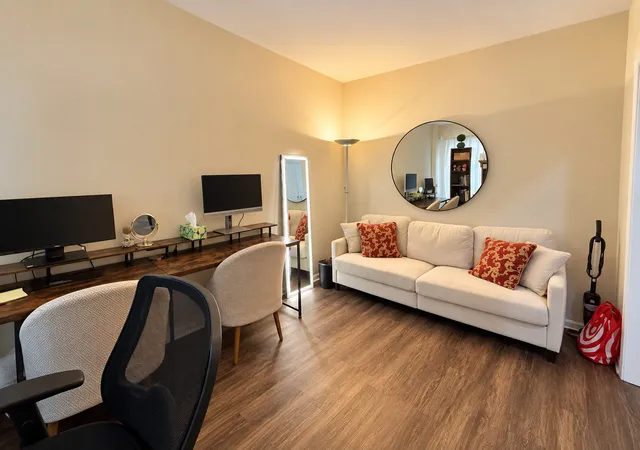 Photo 4 of Townhouse for sale at 157 River Walk Ct, Elgin, IL 60120 | MLS# 12776464 | Listing updated on 2026-10-07