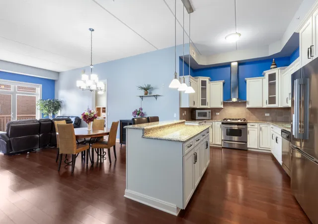Listing Photo 4 - Condo for sale in building located at 787 Graceland Ave, Des Plaines, IL 60016 - Unit #501