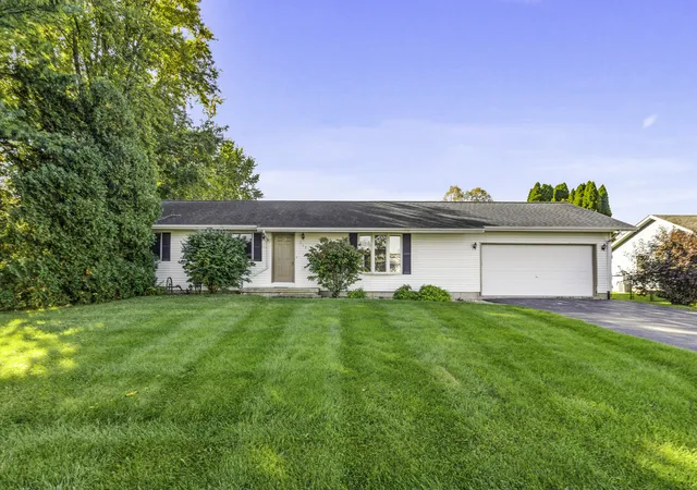 Photo 1 of Single family home for sale at 285 Legner St, Leland, IL 60531 | MLS# 12776486 | Listing updated on 2026-10-08
