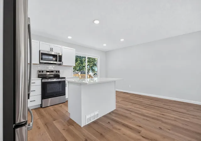 Photo 4 of Single family home for sale at 309 N Towanda Ave, Normal, IL 61761 | MLS# 12776487 | Listing updated on 2026-10-07