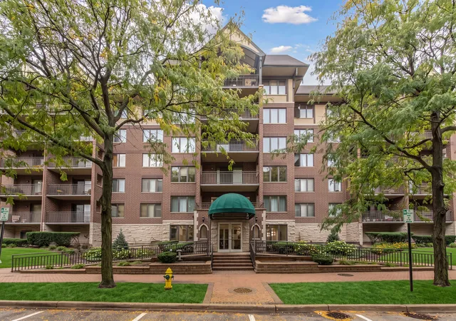 Condo for sale at 10 S Wille St #303, Mount Prospect, IL 60056 | MLS# 12776490