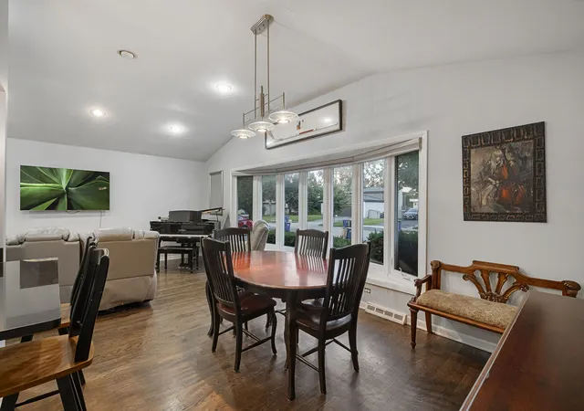 Photo 3 of Single family home for sale at 708 Barberry Rd, Highland Park, IL 60035 | MLS# 12776497 | Listing updated on 2026-10-06