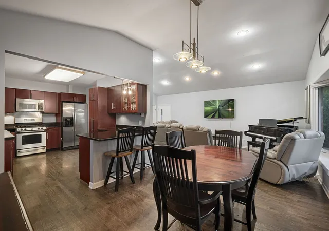 Photo 3 of Single family home for sale at 708 Barberry Rd, Highland Park, IL 60035 | MLS# 12776497 | Listing updated on 2026-10-06