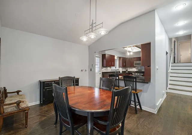 Photo 4 of Single family home for sale at 708 Barberry Rd, Highland Park, IL 60035 | MLS# 12776497 | Listing updated on 2026-10-06