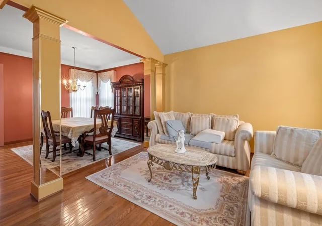 Photo 3 of Single family home for sale at 145 Rosewood Dr, Streamwood, IL 60107 | MLS# 12776501 | Listing updated on 2026-10-07