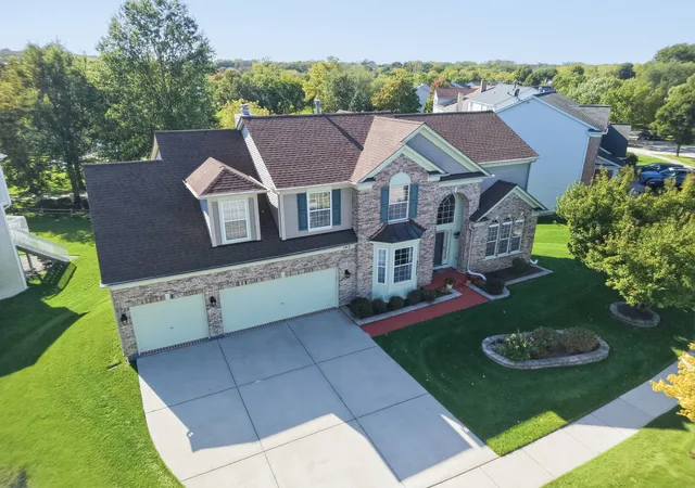 Photo 3 of Single family home for sale at 145 Rosewood Dr, Streamwood, IL 60107 | MLS# 12776501 | Listing updated on 2026-10-09