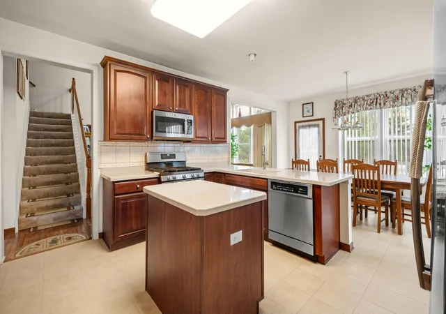 Photo 4 of Single family home for sale at 145 Rosewood Dr, Streamwood, IL 60107 | MLS# 12776501 | Listing updated on 2026-10-07