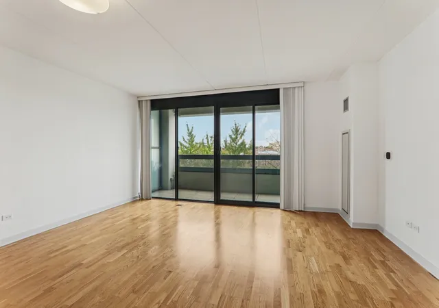 Listing Photo 5 - Condo for sale in building located at 900 Chicago Ave, Evanston, IL 60202 - Unit #616