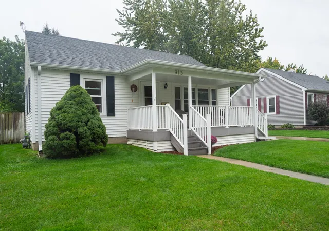 Photo 3 of Single family home for sale at 913 N 12th Street, Rochelle, IL 61068 | MLS# 12776507 | Listing updated on 2026-10-05