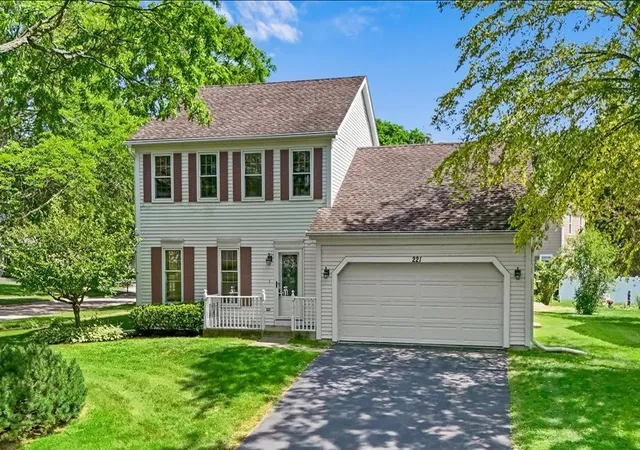 Photo 1 of Single family home for sale at 221 Foxmoor Rd, Fox River Grove, IL 60021 | MLS# 12776531 | Listing updated on 2026-10-07