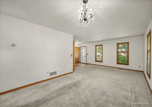 Photo 4 of Single family home for sale at 221 Foxmoor Rd, Fox River Grove, IL 60021 | MLS# 12776531 | Listing updated on 2026-10-07