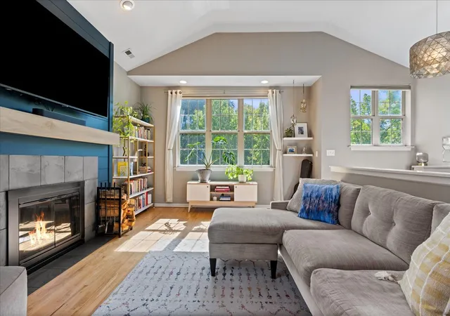 Photo 2 of Condo for sale at 2710 W Haddon Ave #3, Chicago, IL 60622 | MLS# 12776536 | Listing updated on 2026-10-08