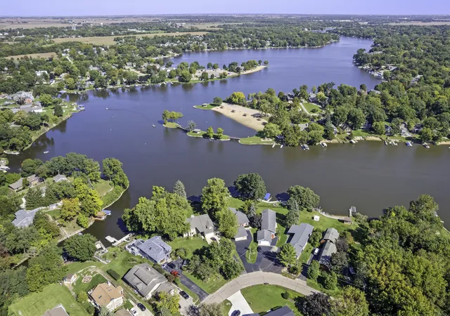 Photo 73 of Single family home for sale at 24 Holiday Dr, Lake Holiday, IL 60552 | MLS# 12776542 | Listing updated on 2026-10-09