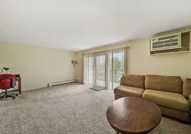 Listing Photo 4 - Condo for sale in building located at 9520 S Mayfield Ave, Oak Lawn, IL 60453 - Unit #N204