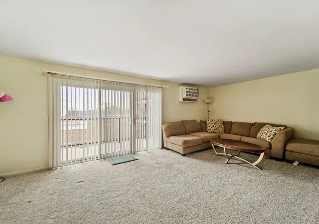 Listing Photo 5 - Condo for sale in building located at 9520 S Mayfield Ave, Oak Lawn, IL 60453 - Unit #N204