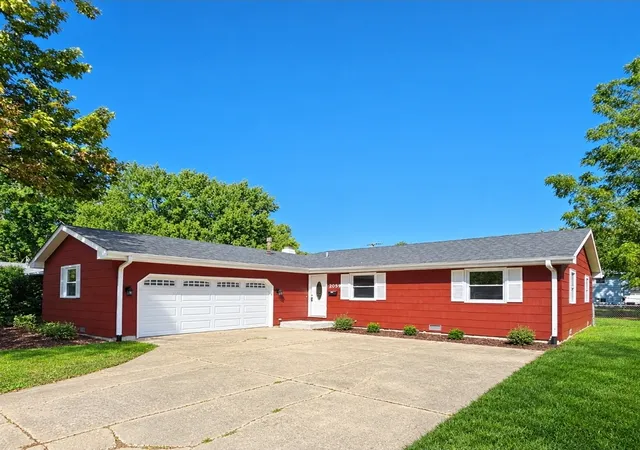 Photo 1 of Single family home for sale at 2059 Robert St, Aurora, IL 60506 | MLS# 12776557 | Listing updated on 2026-10-05
