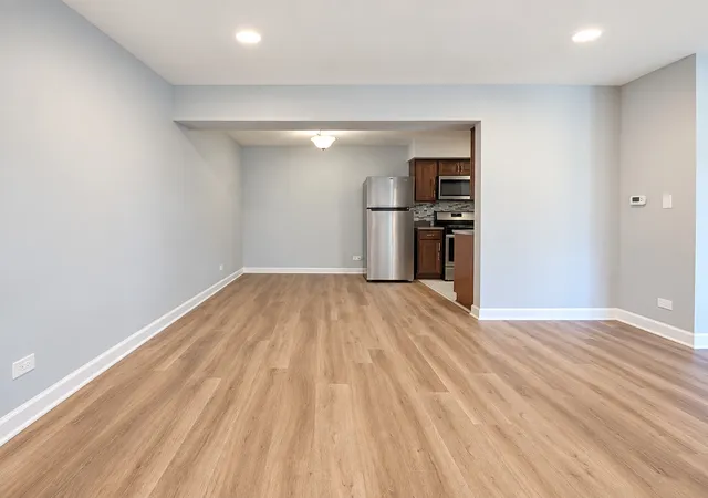 Listing Photo 3 - Condo for sale in building located at 540 W Lodge Trl, Wheeling, IL 60090 - Unit #G