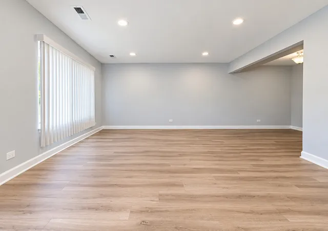 Listing Photo 5 - Condo for sale in building located at 540 W Lodge Trl, Wheeling, IL 60090 - Unit #G