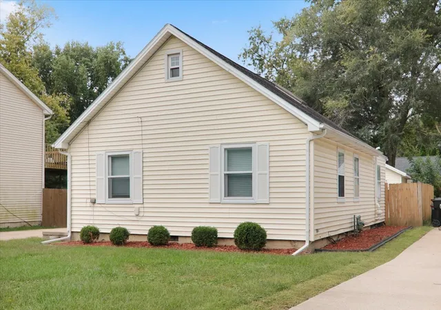 Photo 1 of Single family home for sale at 211 S Coolidge St, Normal, IL 61761 | MLS# 12776564 | Listing updated on 2026-10-06