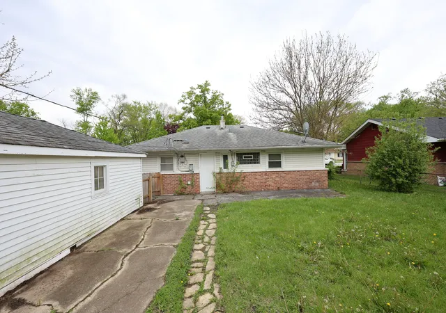 Photo 3 of Single family home for sale at 366 Blackhawk Dr, Park Forest, IL 60466 | MLS# 12776568 | Listing updated on 2026-10-04