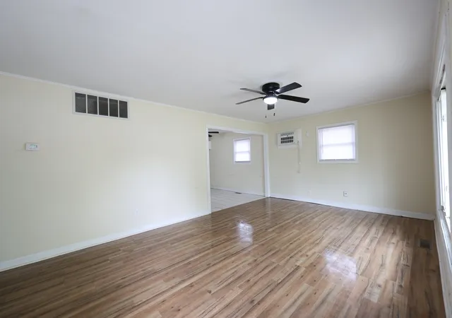 Photo 4 of Single family home for sale at 366 Blackhawk Dr, Park Forest, IL 60466 | MLS# 12776568 | Listing updated on 2026-10-04