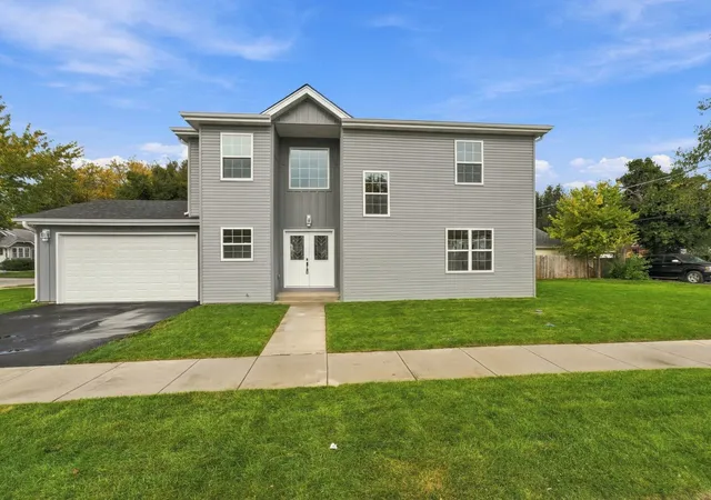 Photo 1 of Single family home for sale at 201 N Bierman Ave, Villa Park, IL 60181 | MLS# 12776570 | Listing updated on 2026-10-18