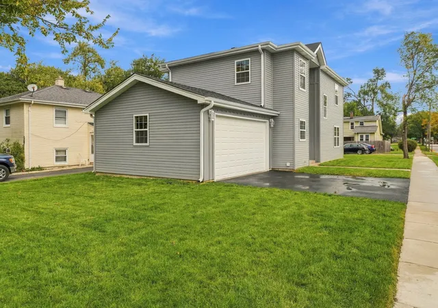 Photo 2 of Single family home for sale at 201 N Bierman Ave, Villa Park, IL 60181 | MLS# 12776570 | Listing updated on 2026-10-18
