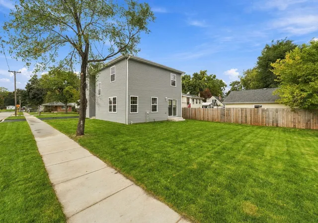 Photo 3 of Single family home for sale at 201 N Bierman Ave, Villa Park, IL 60181 | MLS# 12776570 | Listing updated on 2026-10-18