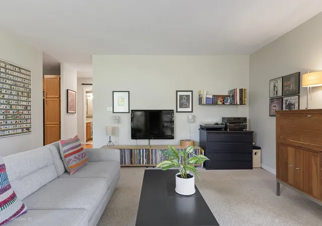 Photo 2 of Condo for sale at 3021 S Michigan Ave #407, Chicago, IL 60616 | MLS# 12776581 | Listing updated on 2026-10-08