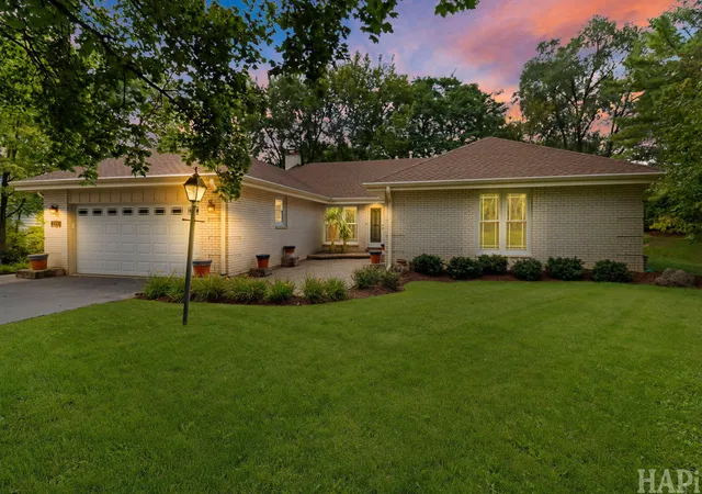 Single family home for sale at 994 Commonwealth Ct, Barrington, IL 60010 | MLS# 12776584