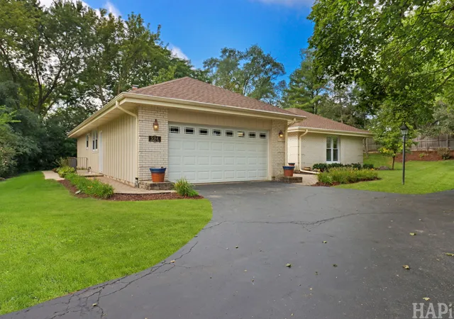 Photo 1 of Single family home for sale at 994 Commonwealth Ct, Barrington, IL 60010 | MLS# 12776584 | Listing updated on 2026-10-05