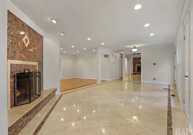 Photo 4 of Single family home for sale at 994 Commonwealth Ct, Barrington, IL 60010 | MLS# 12776584 | Listing updated on 2026-10-05