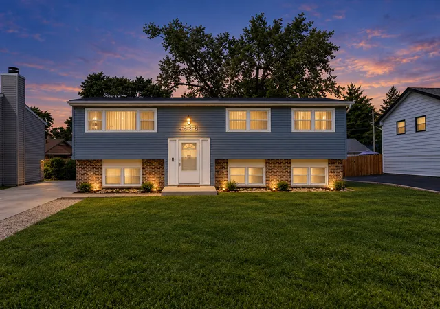 Photo 2 of Single family home for sale at 4936 153rd Street, Oak Forest, IL 60452 | MLS# 12776585 | Listing updated on 2026-10-06