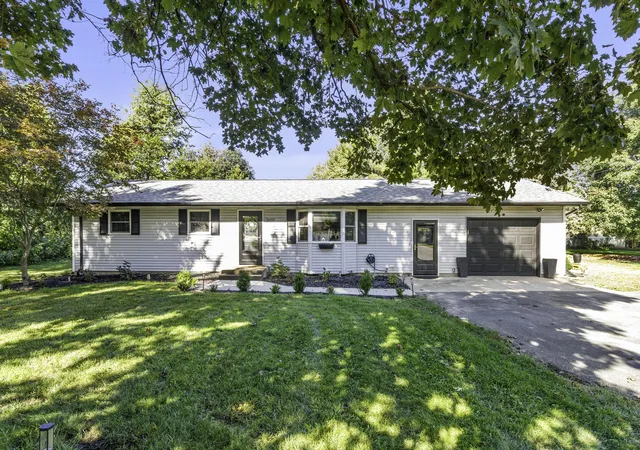 Photo 1 of Single family home for sale at 3659 N Il Route 71, Sheridan, IL 60551 | MLS# 12776590 | Listing updated on 2026-10-07