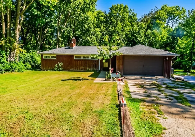 Single family home for sale at 1516 Hunter St, Sterling, IL 61081 | MLS# 12776597